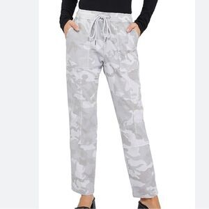 NWT sanctuary camo elastic waist straight leg pant